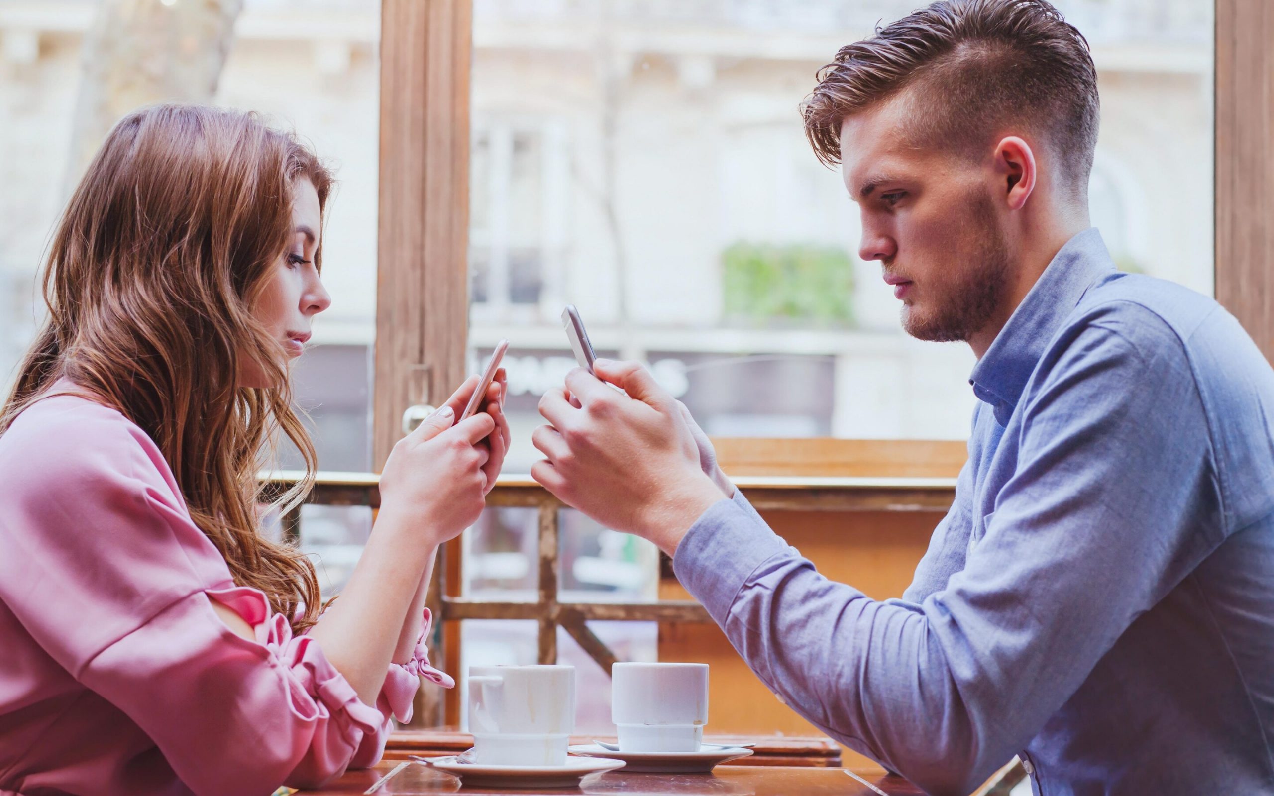 Sevgilinizle Neden Şifrelerinizi Paylaşmamalısınız?